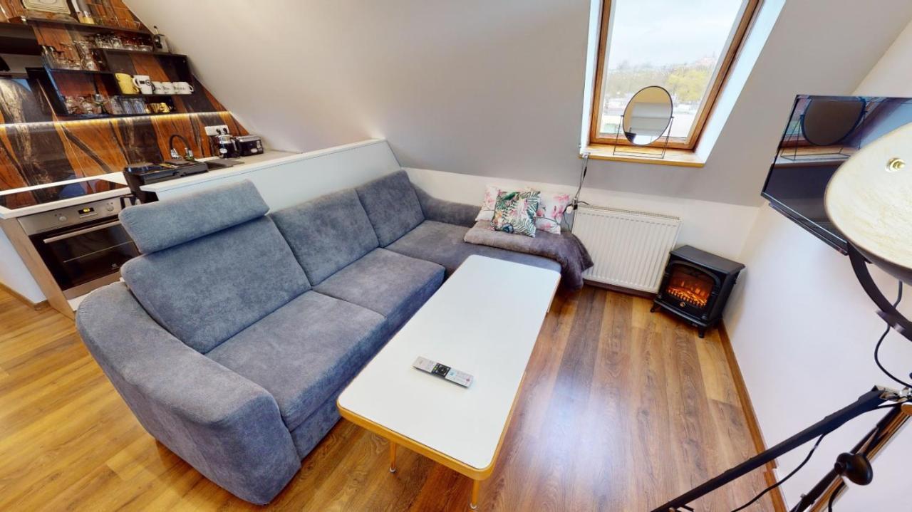 Apartman Atelier Vary V Nove Zrekonstruovanem Dome カルロヴィ・ヴァリ エクステリア 写真