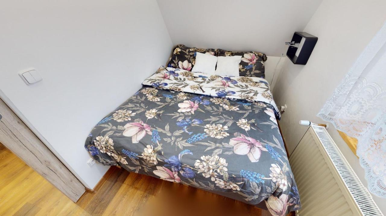 Apartman Atelier Vary V Nove Zrekonstruovanem Dome カルロヴィ・ヴァリ エクステリア 写真
